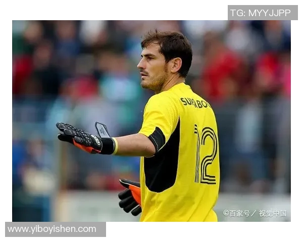 逐渐被遗忘的足球传奇人物与他们的辉煌岁月回顾